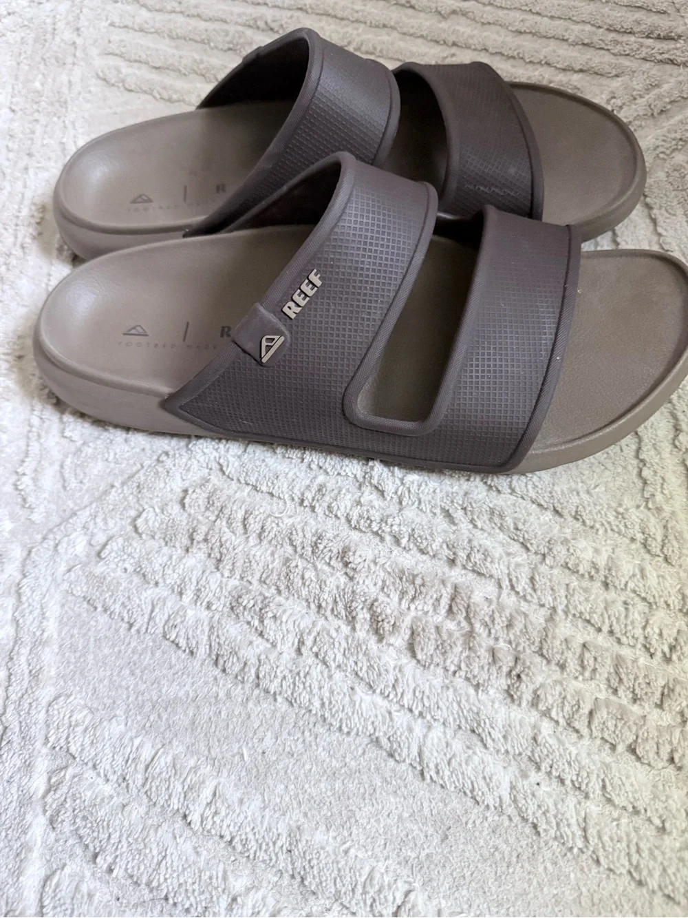 Brown Reef Men’s Sandals size 9